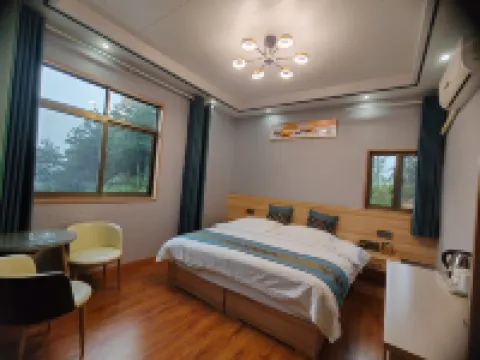 天柱山青山人家民宿