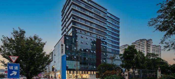 SFEEL Designer Hotel (Meishan Sansuxuan Branch) Hotels in Meishan