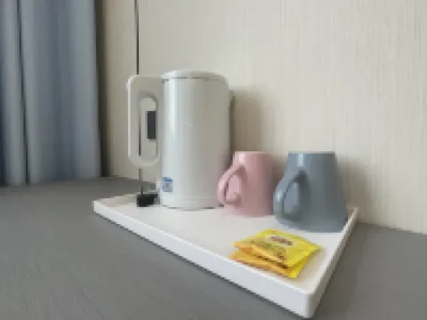 Yujing met the B&B house