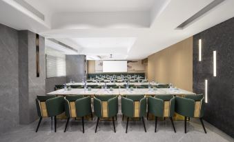 Aishang Baide Hotel (Yiwu International Trade City Xinguanghui Branch)