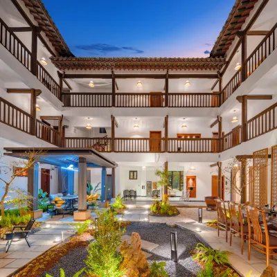 Bancheng Light Luxury Courtyard (Chuxiong Yiren Ancient Town) Hotels near Yi People's Ancient Town Red Culture Square