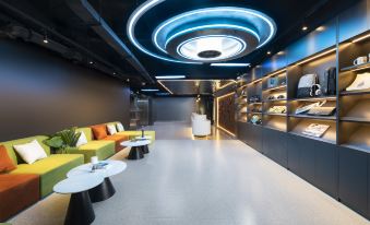 Shijie E-sports Hotel (Chongqing Liangjiang Xingfu Square)