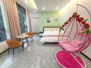 Guilin Junyi Homestay (Liangjiang Sihu East and West Alley)