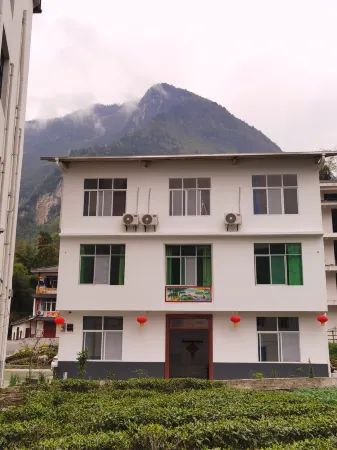 Enshi Qinhe Xiaoyuan Homestay Отели рядом с достопримечательностью «Enshi Suobuya Stone Forest Scenic Area»