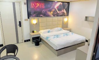 Mong Kok Apartment