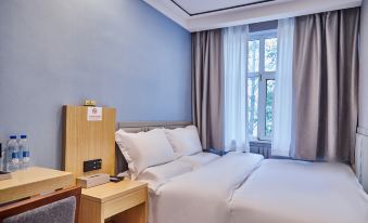 RuJia Pebble Hotel (Delingha Lianhu Road Bayin River)