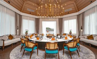 Deyang Castle Hotel