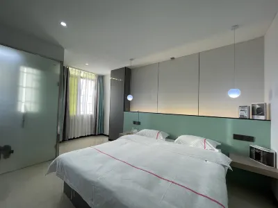 Heyue Hotel (Changtai Halo Plaza) Hotels in Changtai District