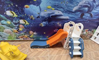 Summer Hotel (Shangchuanfei Beach)