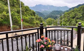 Sanqingshan Ziyunshe Homestay