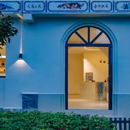 Yunyi Seascape Sunrise Xixia Yueshang Gun Scenic Apartment (Caicun Erhai)