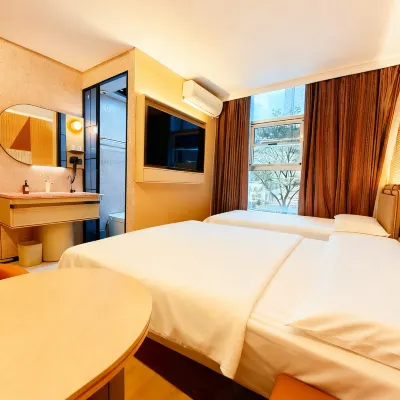 Yusen Hotel (Quancheng Guangchang) Hotels near Furong Ancient Street