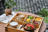 Jianshan · Yedong Chill Panoramic Homestay (Xijiang Qianhu Miao Village) - Frühstück