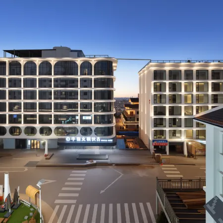HUAYUE HOTEL