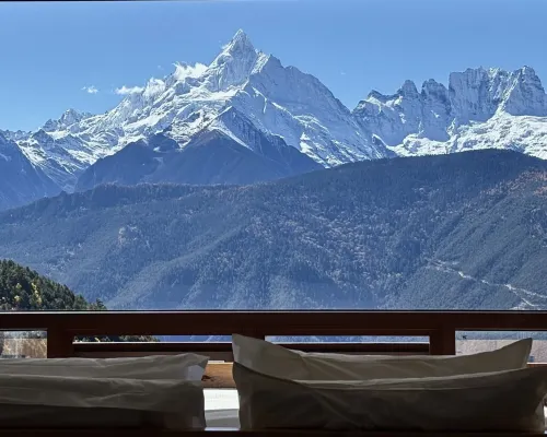 Siguniang Mountain • Panoramic Snow View • Oxygen • Peace of Mind 샤오진 호텔