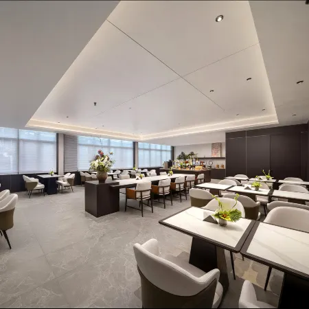 Urba Hotel(The former Yuefeng Hotel in Lianhua Mountain Park)