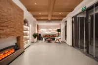 Secluded Court · Ruicheng Homestay (Mingsha Mountain and Crescent Spring)