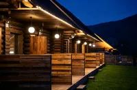 Wild Mountain · Medieval Wabi Sabi Aesthetic Homestay (Kanas Scenic Area Branch) - Vuoristonäköala