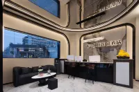 w Kaiwang Garden Hotel - parcheggio