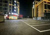 Loulan Hotel (Liaocheng Bus Terminal Wanda Plaza) - Parking