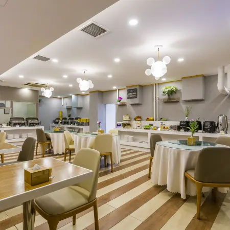 Joyinn Hemei Hotel (Beijing Xizhimen Xinjiekou Subway Station) Отели рядом с достопримечательностью «Станция метро Pinganli»