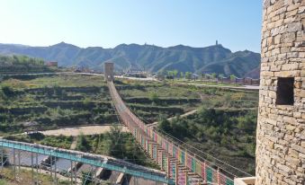 Junggar Yellow River Grand Canyon Embedded Riverview Kiln Cave Homestay