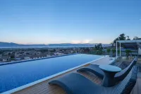 Yunduan Nanshe Homestay (Dali Ancient City South Gate Branch) - Pools