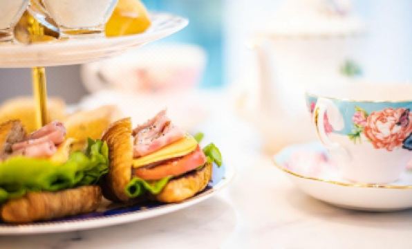 Ashton Hotel - Housity