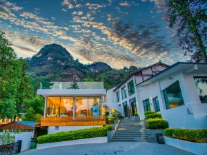 Wuyi Mountain Yiqu Xiangsi Alhu Resort Hotel