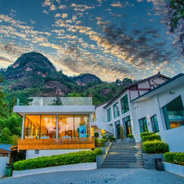 Wuyi Mountain Yiqu Xiangsi Alhu Resort Hotel Отели рядом с достопримечательностью «Девять треугольных дрейфов»