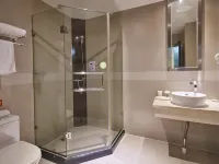 Yiman Hotel (Suzhou Shantang Street Hanshan Temple Store) Hotels near Feng Bridge
