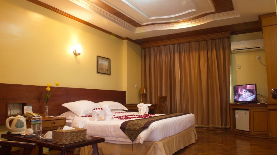 Hotel Queen Mandalay