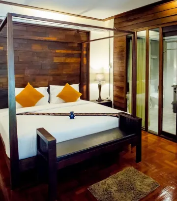 ห้องดีลักซ์ เตียงใหญ่ พร้อมระเบียง