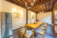 Just to wait for your chain inn (Lijiang Ancient City Wuyi Street Store) Hotels in Lijiang