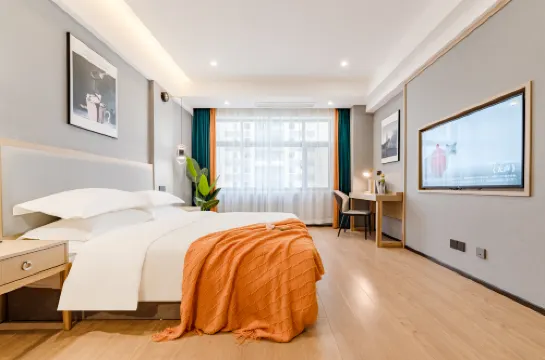 Lotang Hotel (Luoyang Baolong City Plaza store)