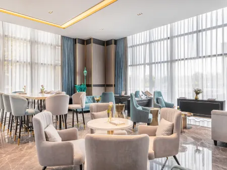 XANA DELUXE HOTEL(Qingyuan High-speed Railway Station South Bank Park Store) Отели рядом с достопримечательностью «Niuyuzui Scenic Area»