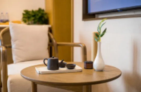 Floral Hotel·Luxury Yunben Hotel (Weihai Huancuilou Shop)