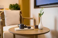 Floral Hotel·Luxury Yunben Hotel (Weihai Huancuilou Shop)