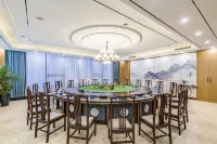 Huajing Yinhewan Hotel Luoyang (Swan Lake Yihe Wetland Park)