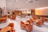 Xinzou Century Hotel (Fenghuang Plaza)