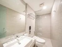 Platinum Hotel Tunjungan Surabaya Hotels near Tunjungan Mall
