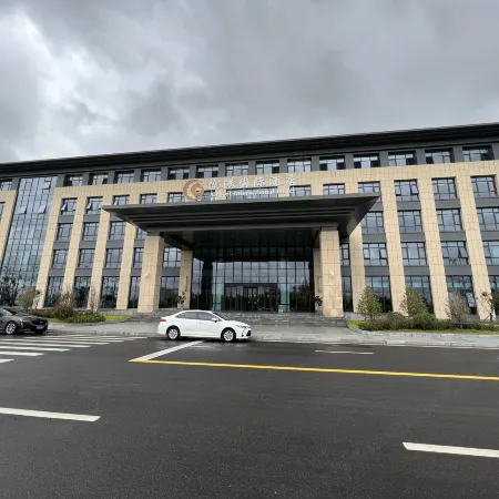 Lianyungang Airport International Hotel