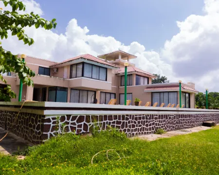 Shetty Farms Hotels in Palghar