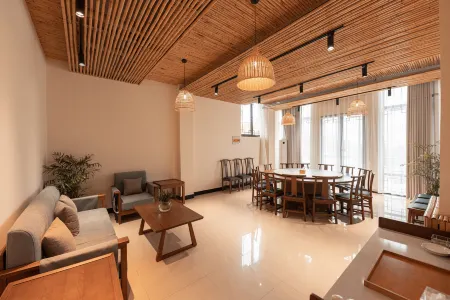 Romantic Flower Homestay (Lingshan Branch) Отели рядом с достопримечательностью «Cheng Kan»