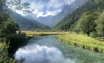 Daocheng Lele Hotel (Shangri-La Town)