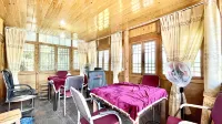 E'mei Mountain Yu Woodcarver Leisure Villa - Rumah Pertanian