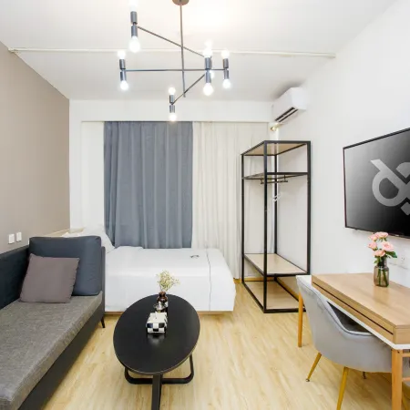 Wenshan Courtyard · Xuexiao Zhongshan Homestay (Dalian Railway Station Labor Park Subway Station)
