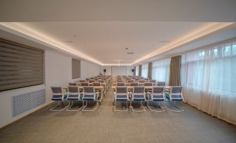 Homeinn Selected Hotel (Qitaihe Pedestrian Street Bus Station Financial Building)