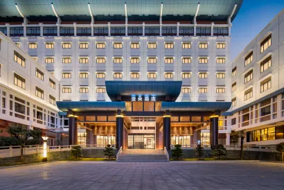 Huizhou Huiyang Xindu Metropolis Atour Hotel