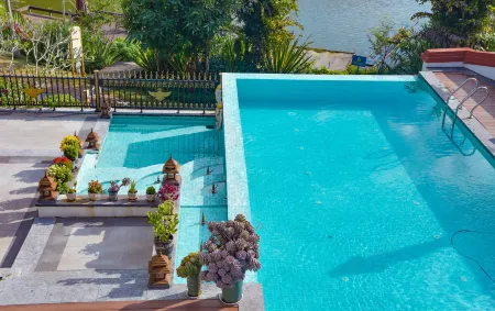 Yunhai Hot Spring Villa Отели в г. Менхай